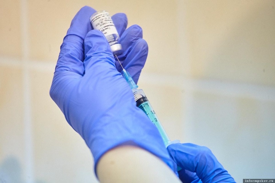 Псковская область заняла первое место в стране по темпу вакцинации от коронавируса