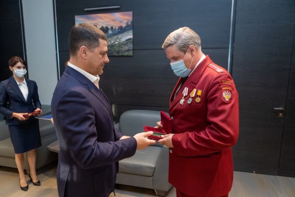 Госнаграды вручены трём специалистам псковского Роспотребнадзора