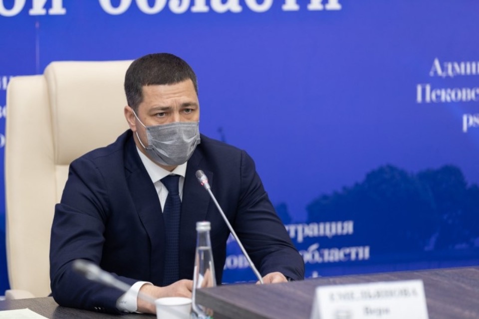 Более 60% педагогов Псковской области завершили вакцинацию от коронавируса