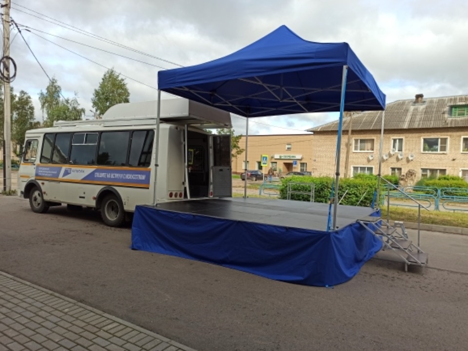 Автоклубы поступили ещё в четыре района Псковской области