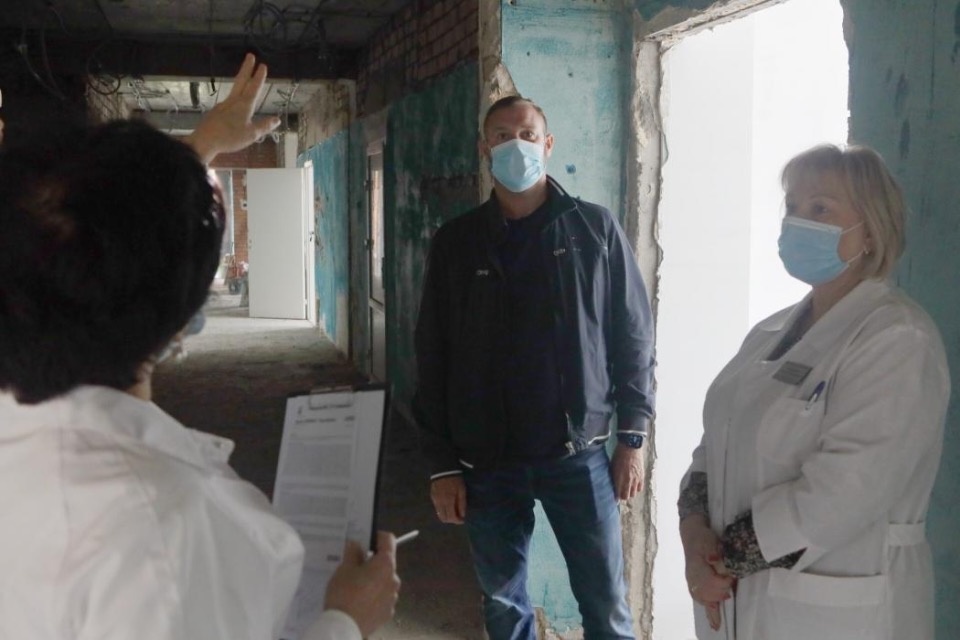 Поликлинику №2 планируется открыть в бывшем роддоме Пскова осенью