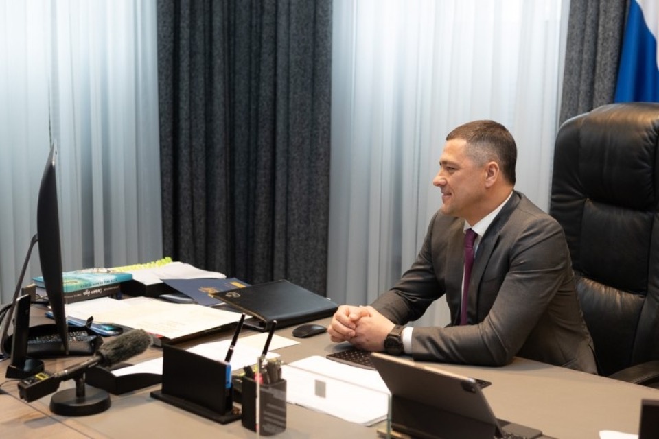 Михаил Ведерников обсудил с псковской молодежью вопросы трудоустройства 