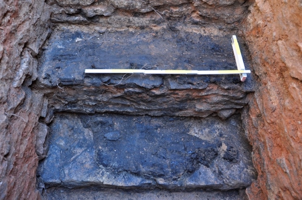 Вход в неизвестную каменную постройку обнаружили археологи на территории Снетогорского монастыря в Пскове