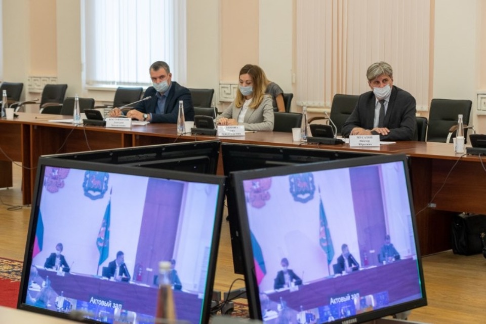 Налоговые льготы получат три предприятия в Псковской области