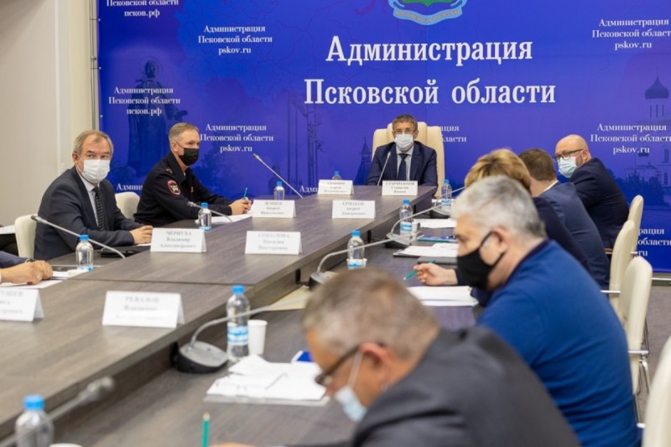 Более 500 школьных автобусов будут возить детей в Псковской области