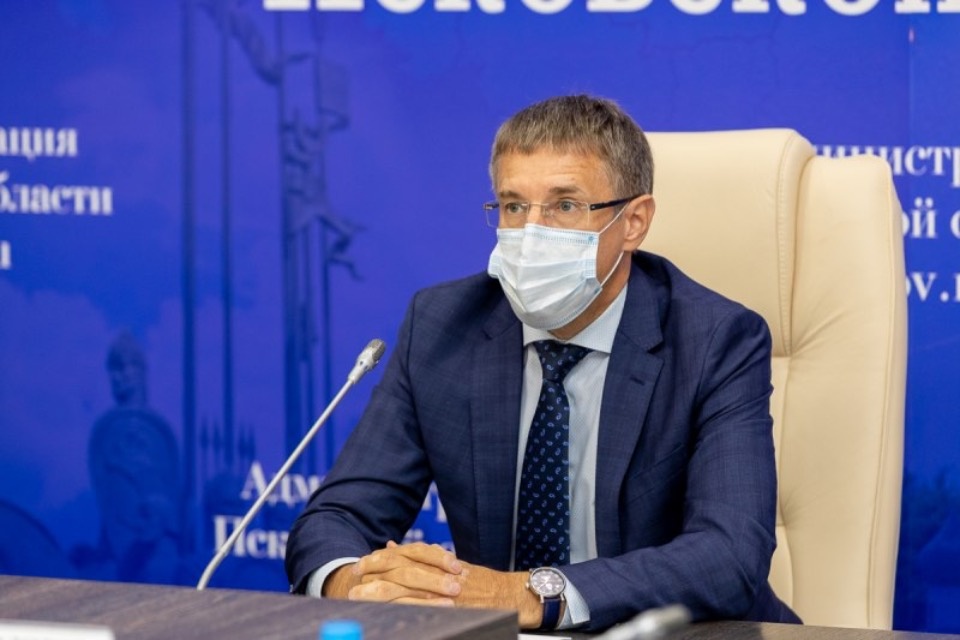 Более 500 школьных автобусов будут возить детей в Псковской области