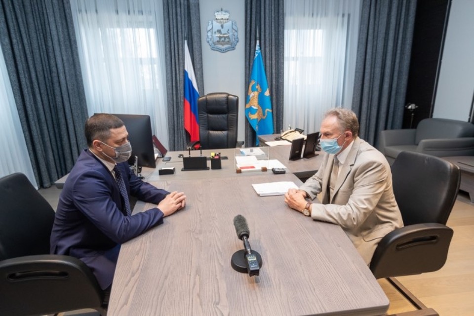 В Бежаницком районе от коронавируса привиты 90% работников сферы образования