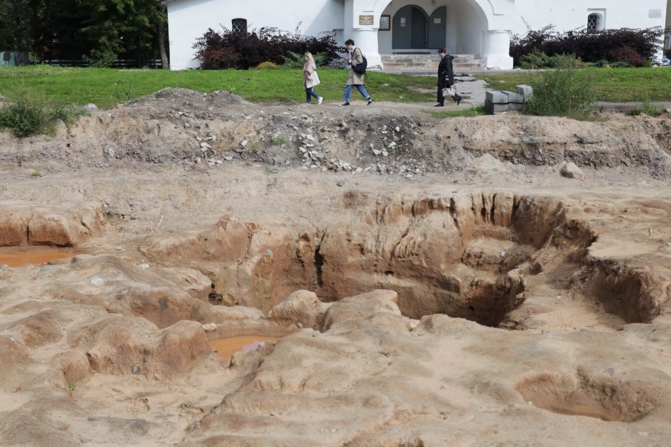 И вновь продолжается бой?.. И вновь продолжается бой?..