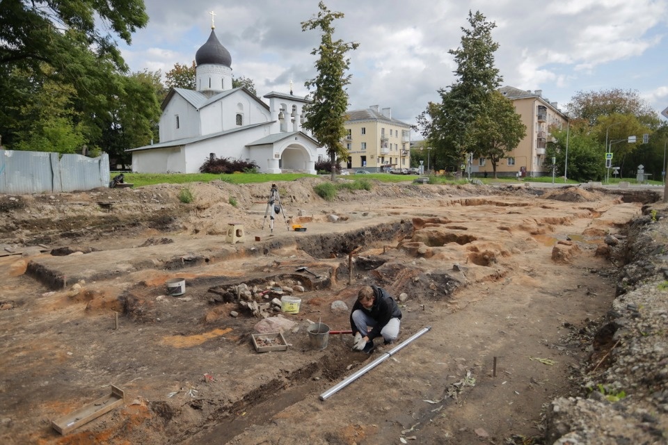 И вновь продолжается бой?.. И вновь продолжается бой?..