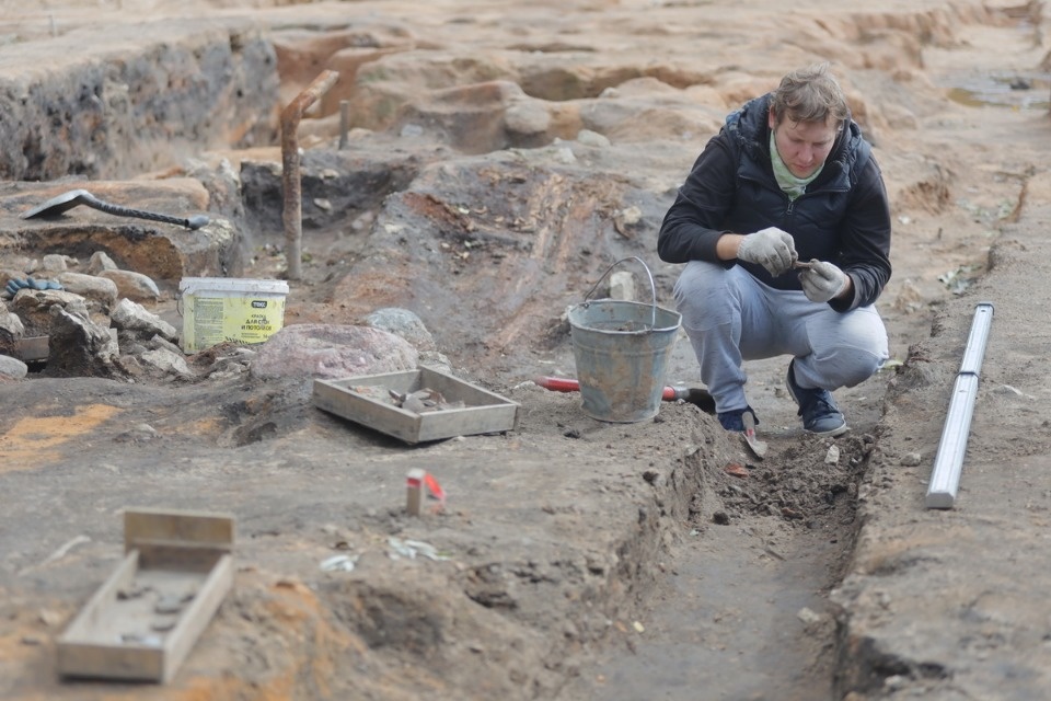 И вновь продолжается бой?.. И вновь продолжается бой?..