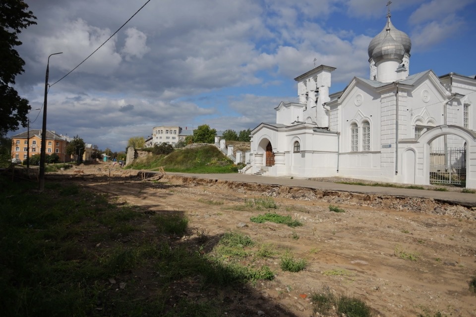 И вновь продолжается бой?.. И вновь продолжается бой?..