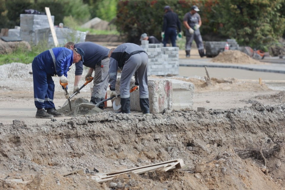 И вновь продолжается бой?.. И вновь продолжается бой?..