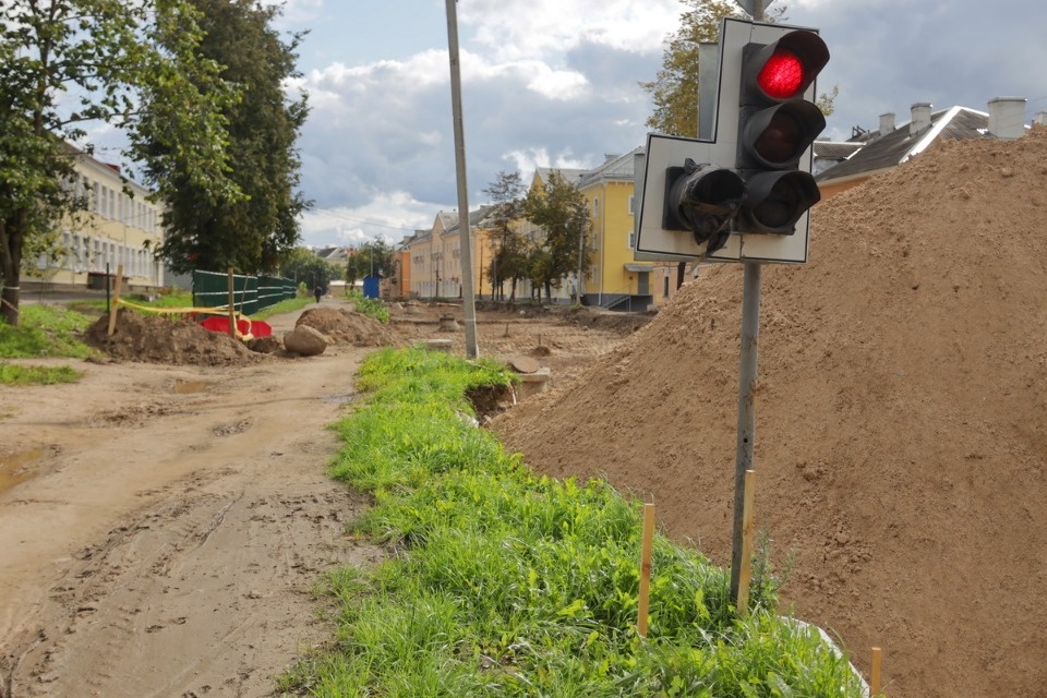 И вновь продолжается бой?.. И вновь продолжается бой?..