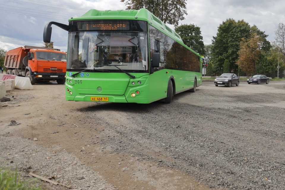 И вновь продолжается бой?.. И вновь продолжается бой?..