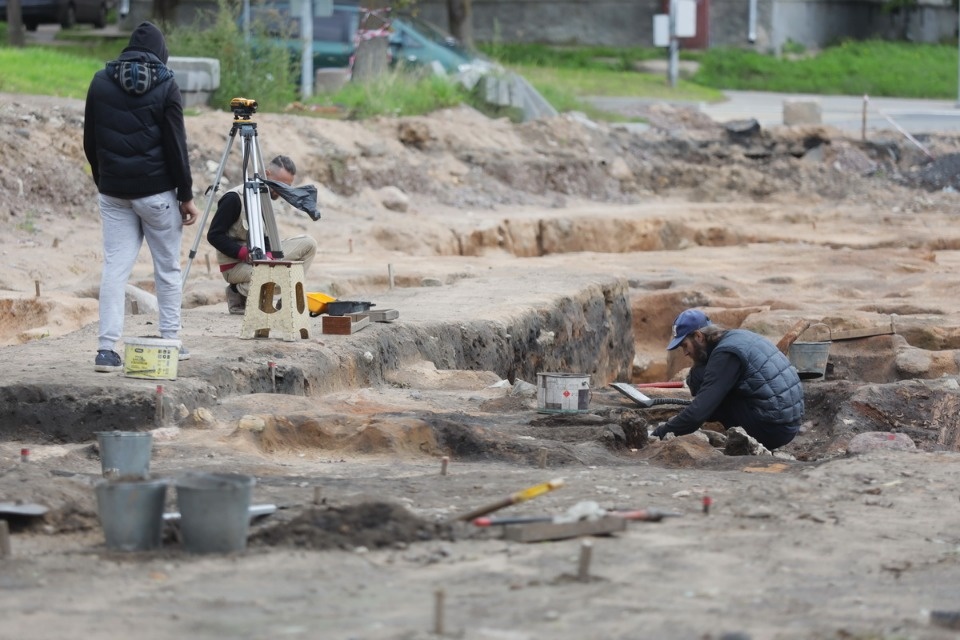 И вновь продолжается бой?.. И вновь продолжается бой?..