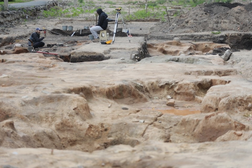 И вновь продолжается бой?.. И вновь продолжается бой?..