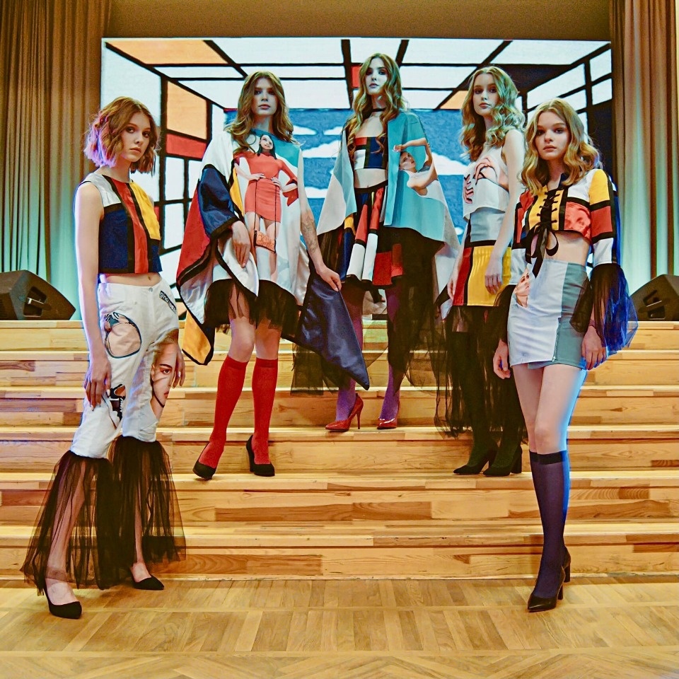 Черное и цветное