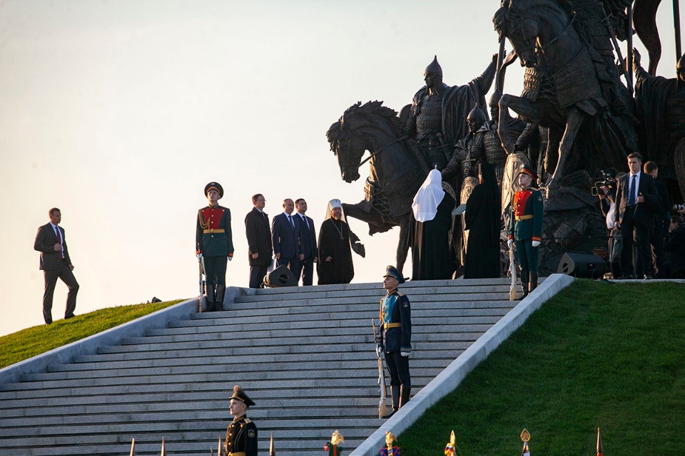 Путин и Невский