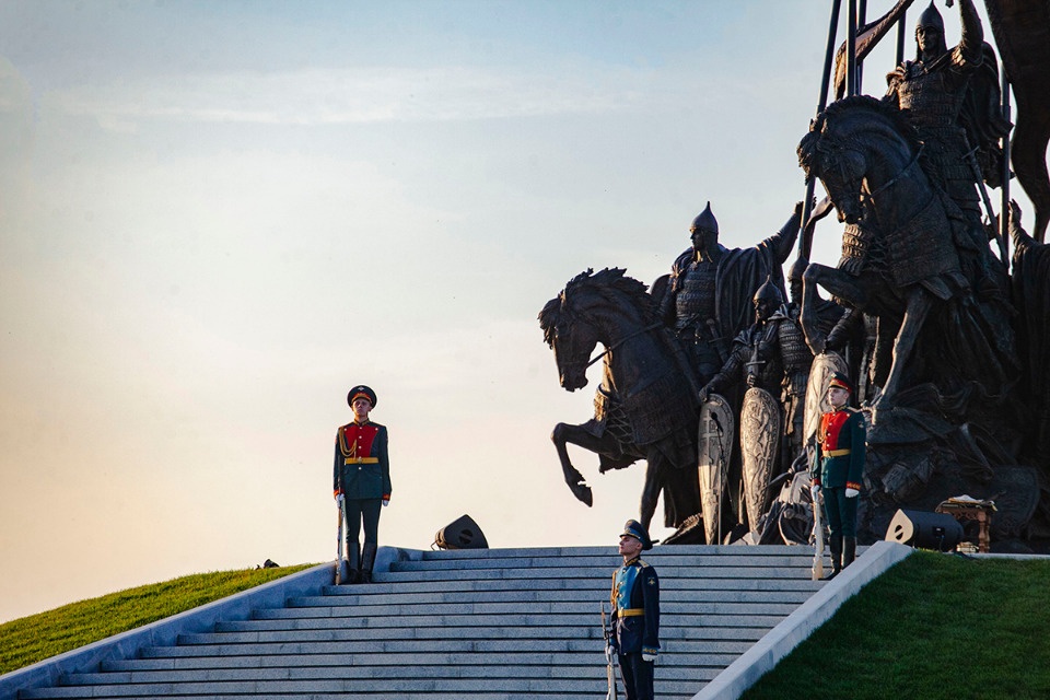 Путин и Невский