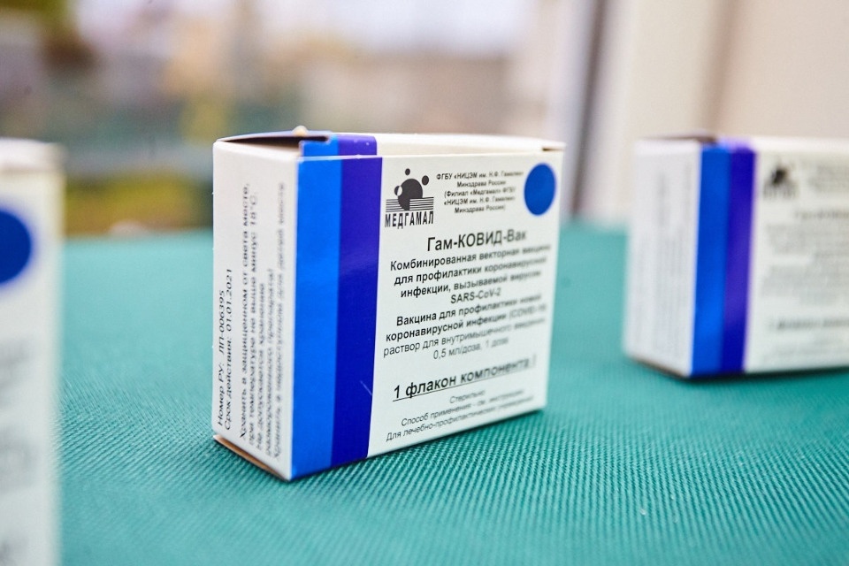 Более 178 тысяч жителей Псковской области сделали первую прививку от коронавируса