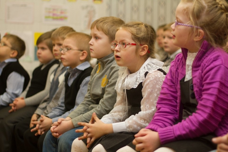 19 классов в псковских школах закрыли на карантин из-за коронавируса