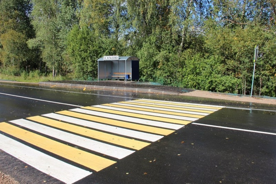 В Псковской области после ремонта введен в эксплуатацию участок дороги Остров – Новоржев 