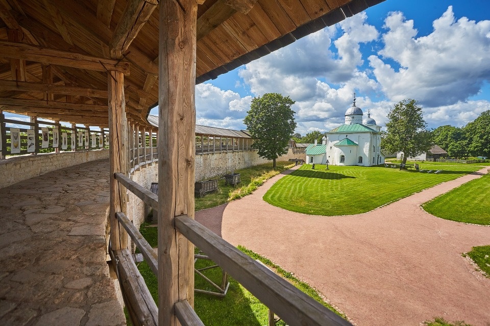 С 20 сентября Изборская крепость будет работать по новому графику