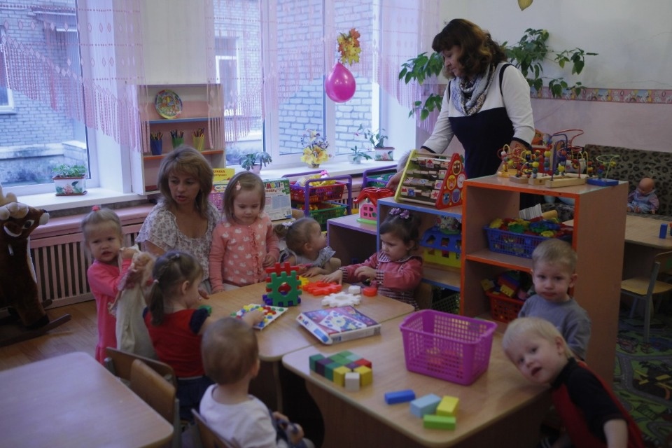 После жалоб родителей в детсаду в Псковском районе развоздушили систему отопления