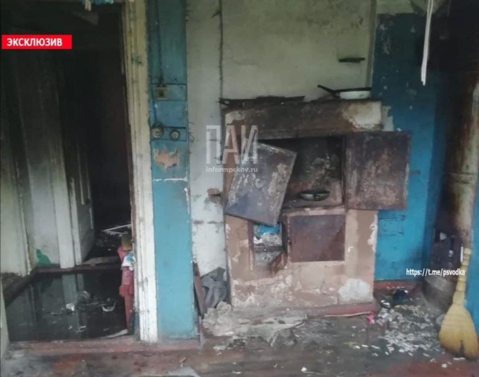 Тело женщины нашли в сгоревшем доме в Псковской области Тело женщины нашли в сгоревшем доме в Псковской области