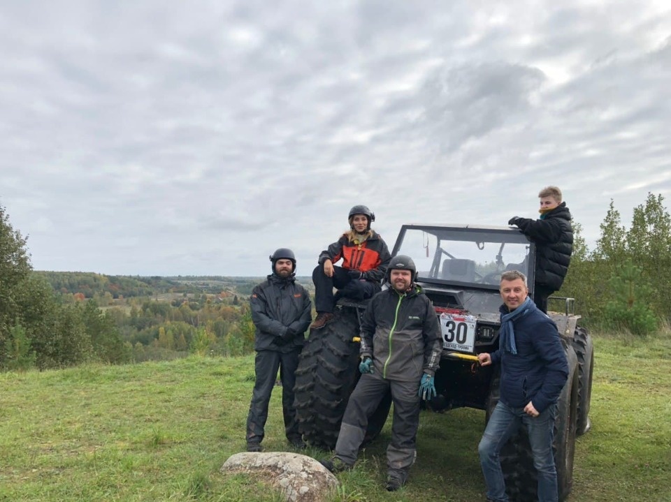 Регина Тодоренко протестировала псковские вездеходы