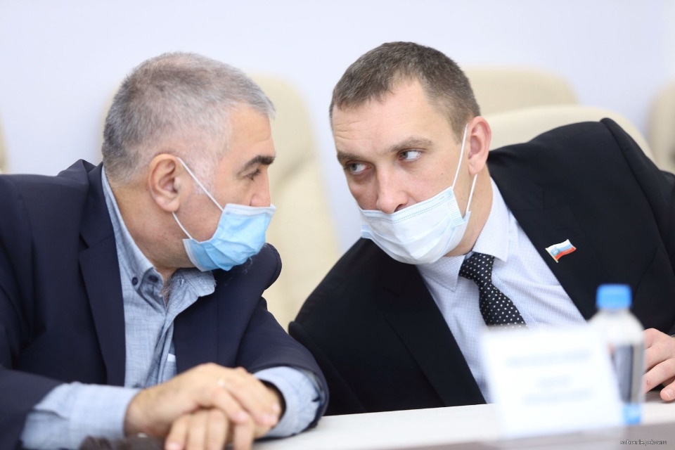 Потенциальных руководителей псковских парламентских комитетов назвали депутаты «Единой России»