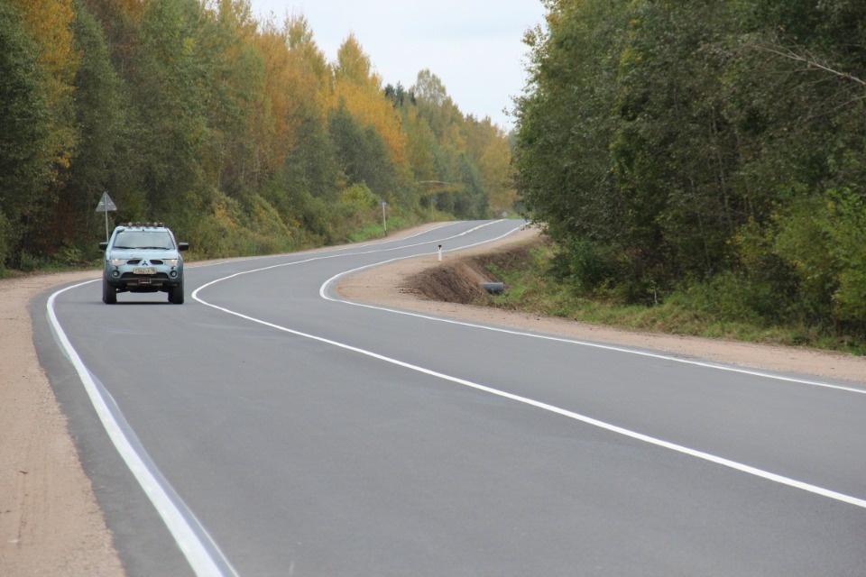 12 километров дороги Опочка – Красногородск – граница с Латвией отремонтировали в Псковской области
