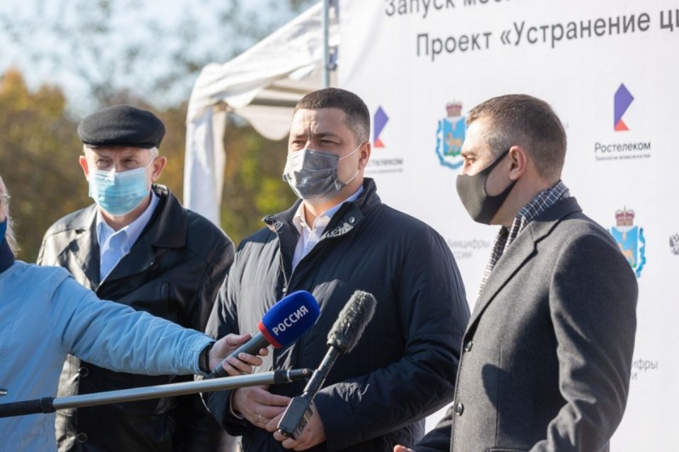 Первая построенная в рамках федерального проекта базовая станция мобильной связи появилась в Псковской области