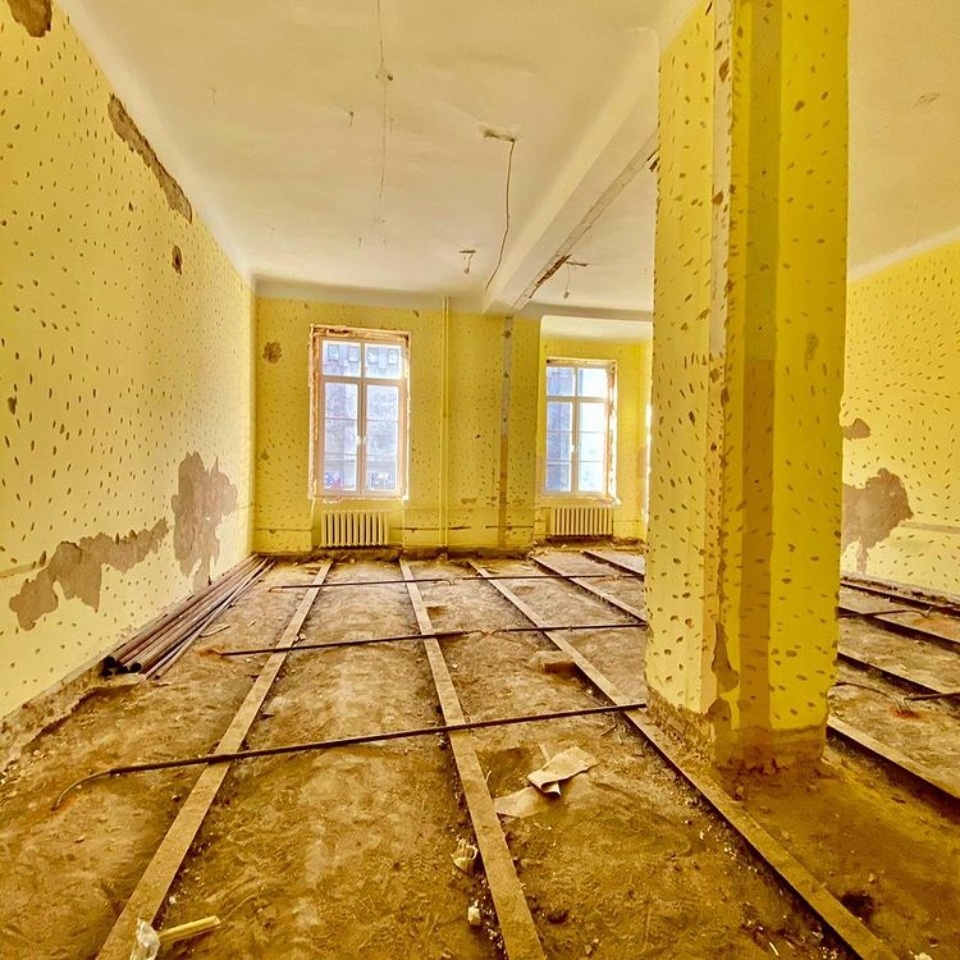 Демонтаж конструктивных элементов завершается в Псковском техническом лицее