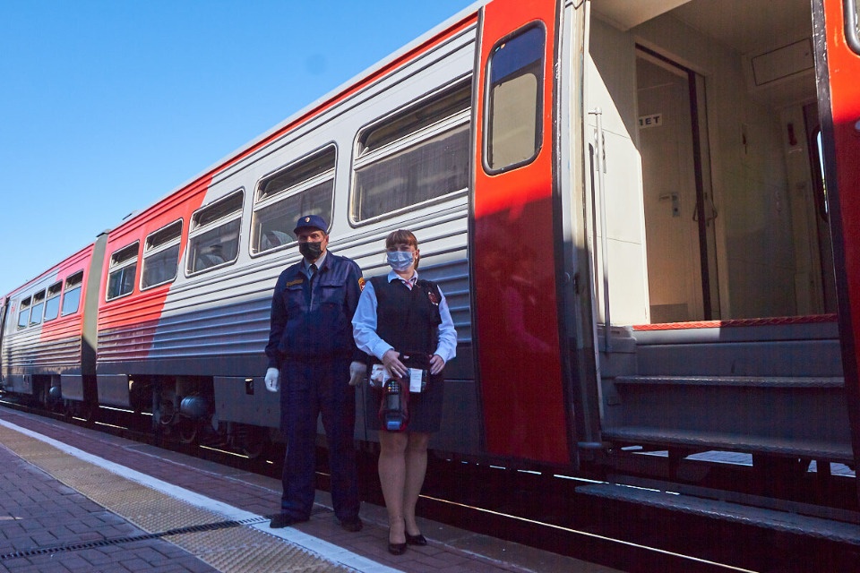 Пассажиров без масок не обнаружили в пригородном поезде «Псков-Дно» Пассажиров без масок не обнаружили в пригородном поезде «Псков-Дно»