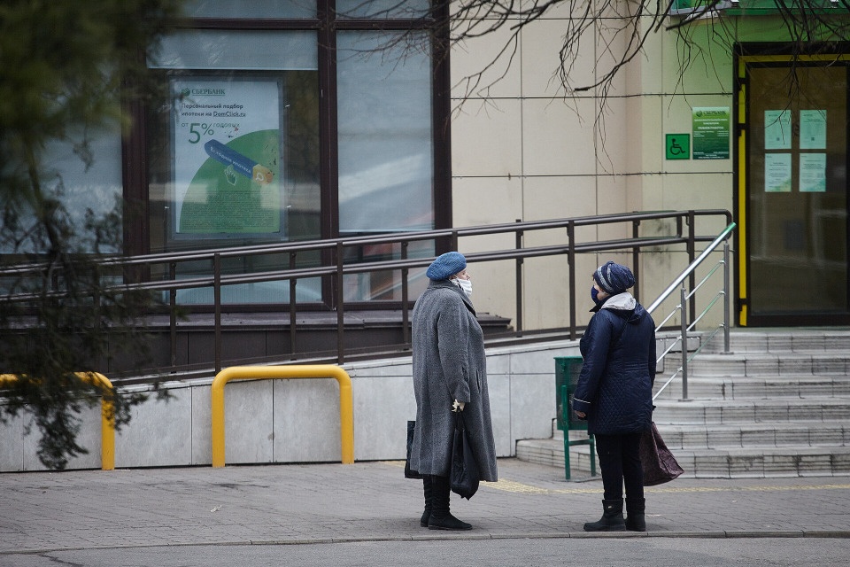 Самоизоляция для вакцинированных псковичей старше 65 лет отменяется