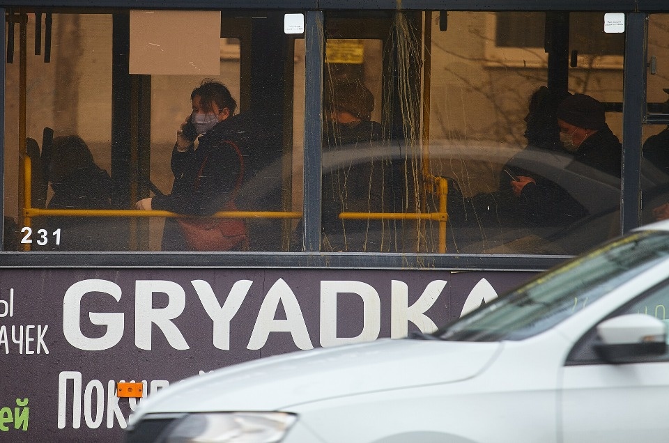 Свыше тысячи псковичей нарушили ковид-ограничения с начала осени