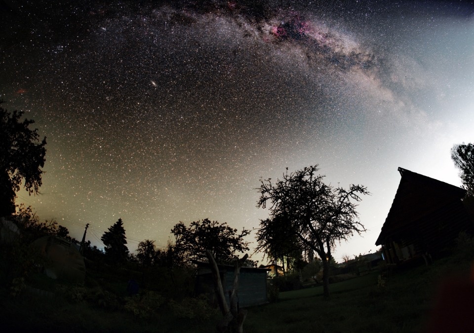 Над деревней Черняковицы в Псковском районе запечатлели Млечный Путь