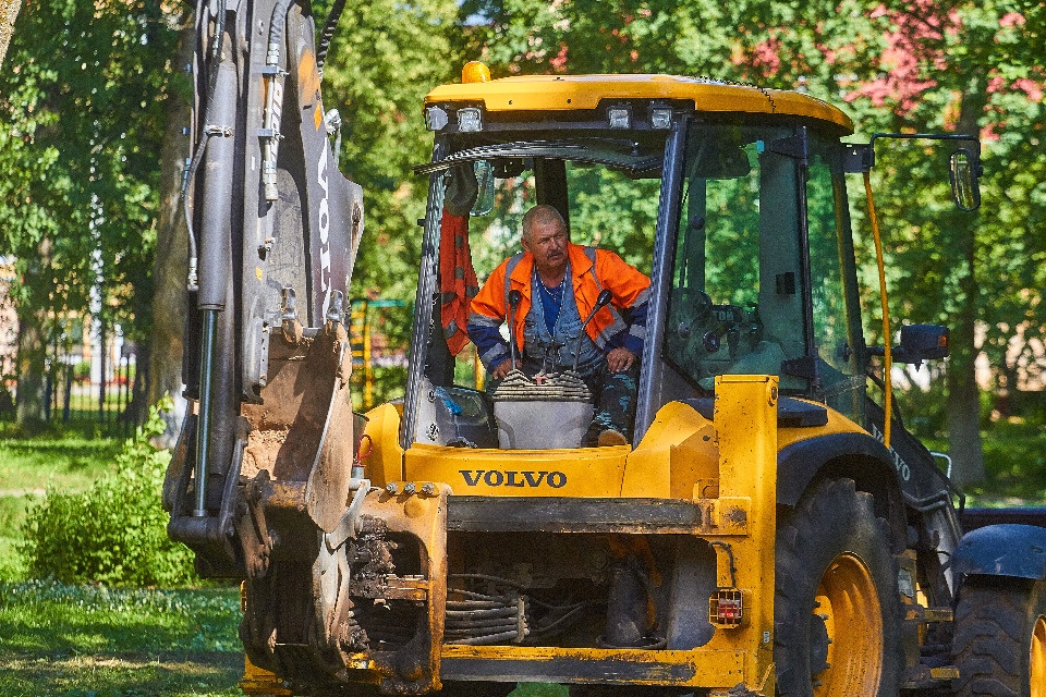 23 двора отремонтируют в Пскове до конца осени