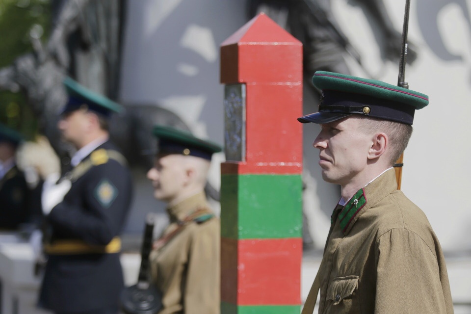 Иностранного гражданина задержали на границе в Псковской области