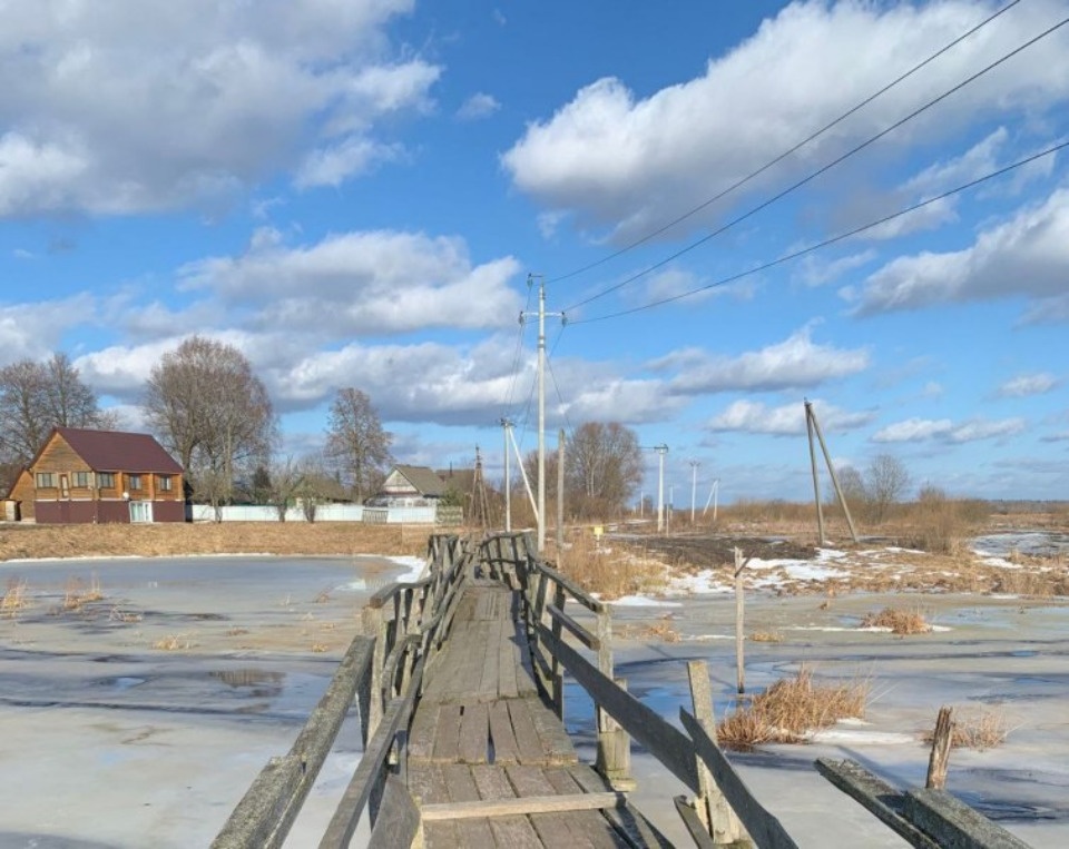 35 млн рублей выделили на строительство пешеходного моста в Усвятах Псковской области 