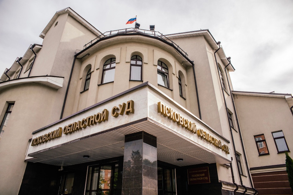 Более 600 дел за нарушение масочного режима рассмотрели псковские суды