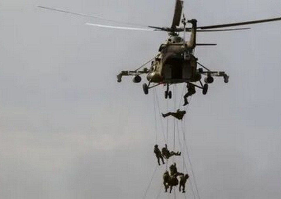 Более 100 десантников произвели высадку штурмовым способом в Псковской области Более 100 десантников произвели высадку штурмовым способом в Псковской области