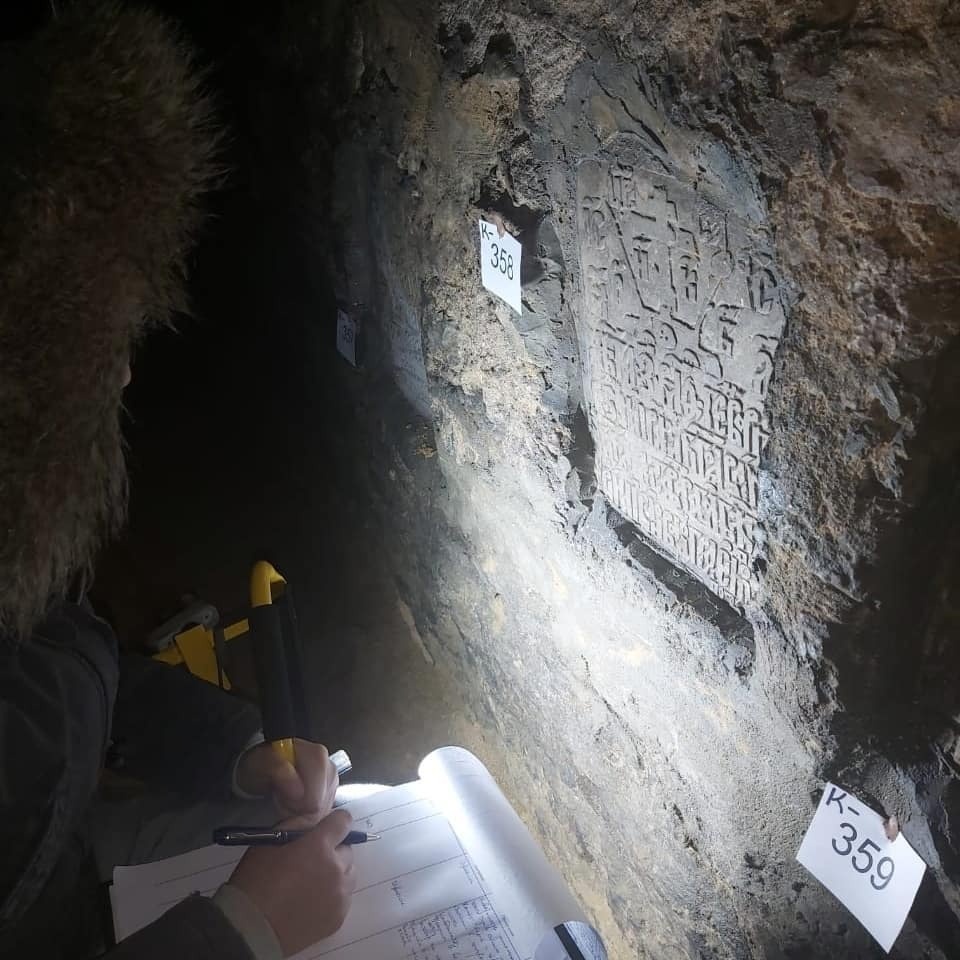 В ходе исследования пещер Псково-Печерского монастыря обнаружили около 400 керамид