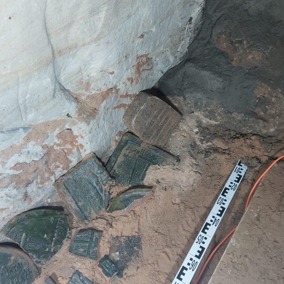 В ходе исследования пещер Псково-Печерского монастыря обнаружили около 400 керамид