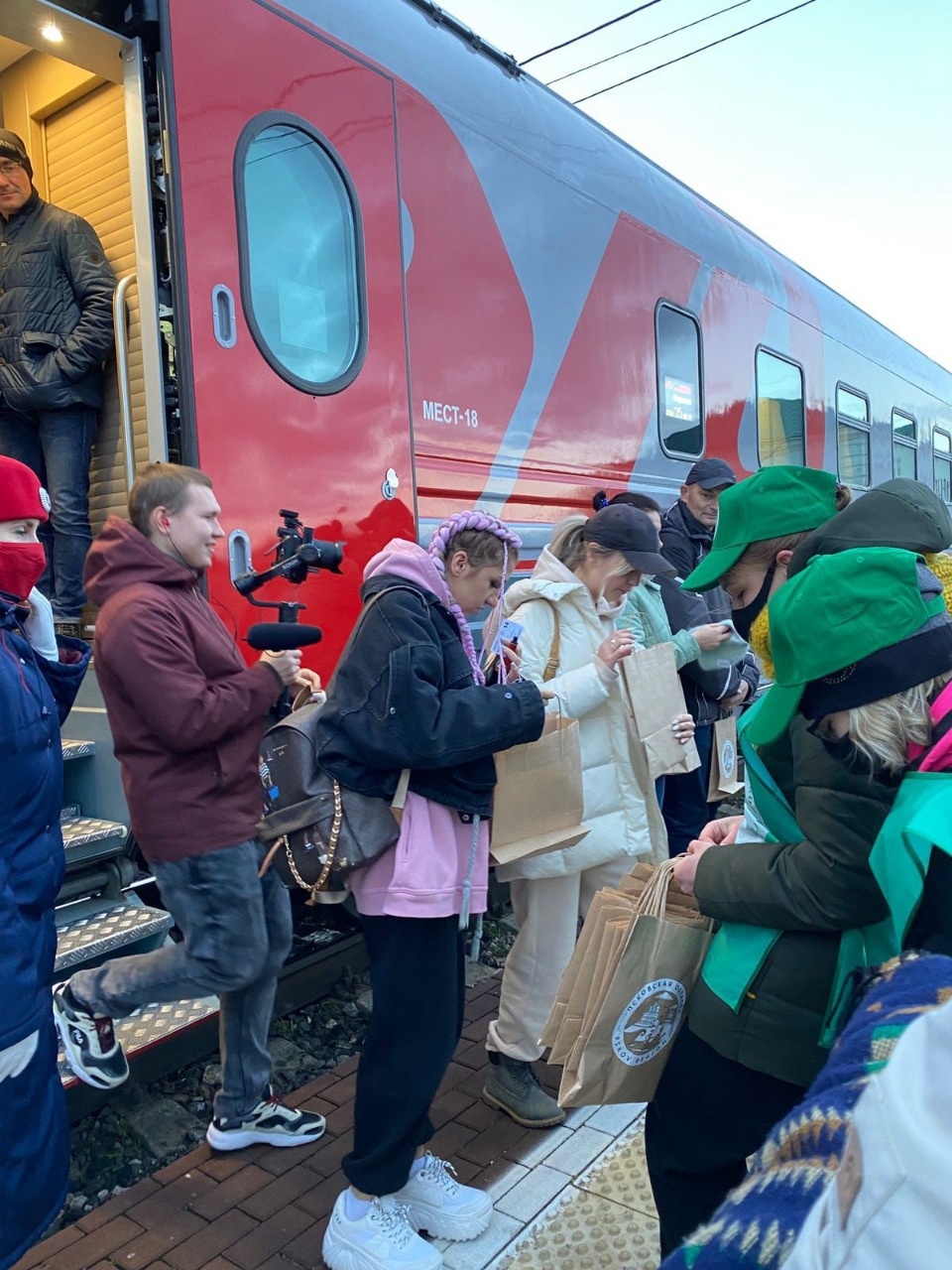 В Псковскую область приехали 150 путешествующих по «Серебряному маршруту» туристов