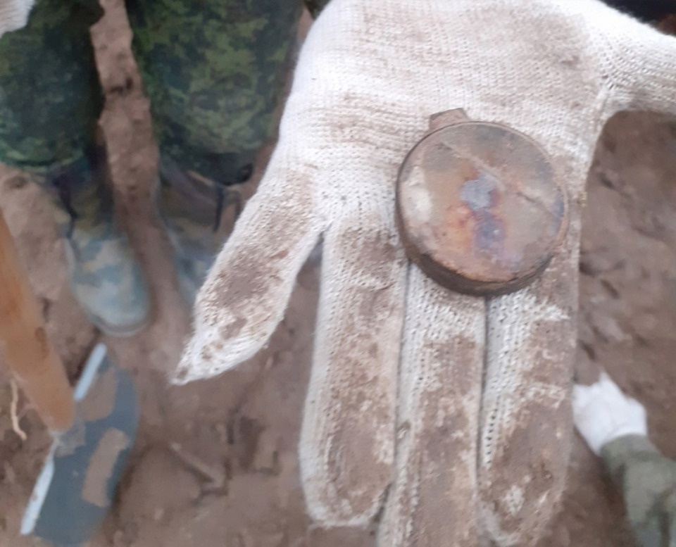 Невельские поисковики ищут по компасу родственников красноармейца