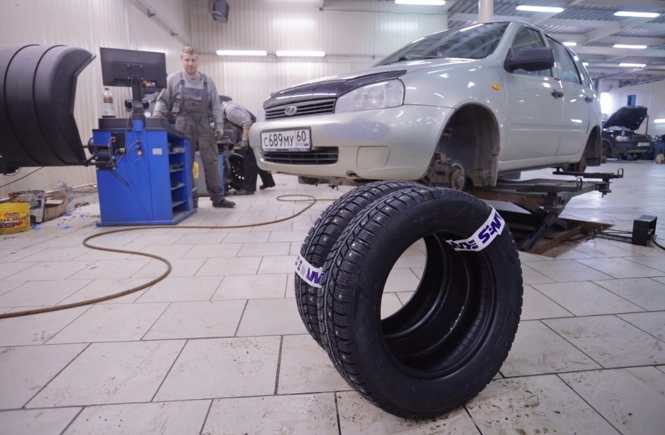 Псковские синоптики призывают автомобилистов не откладывать смену резины
