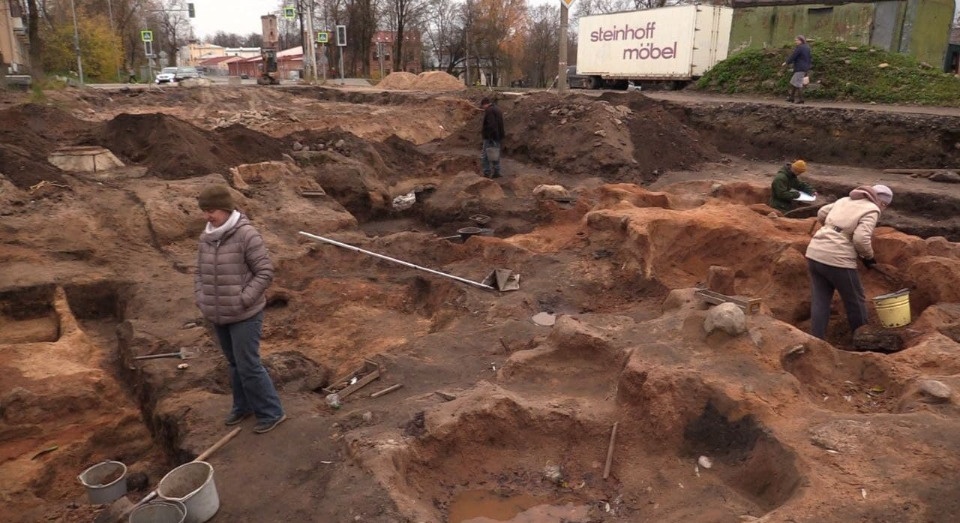 Основание крепостной стены Окольного города обнаружили псковские археологи