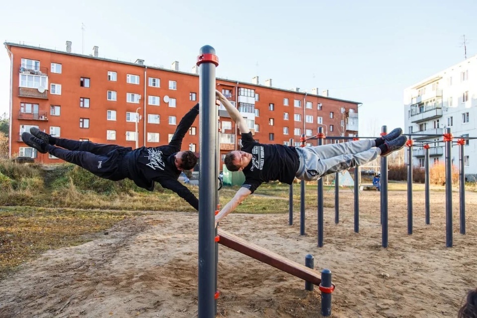 Новая воркаут-площадка открылась в Пскове